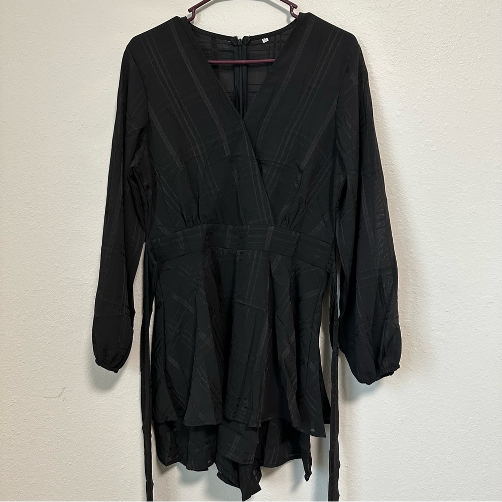 Women’s Black Flowy Romper Size Medium